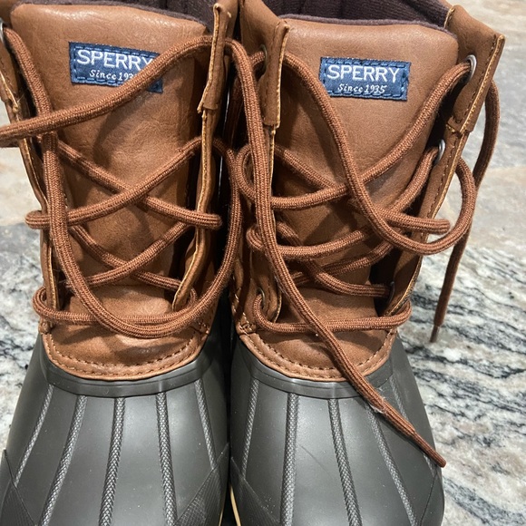 Brown duck sperry boots 🥾 worn once size 3M - Picture 2 of 3